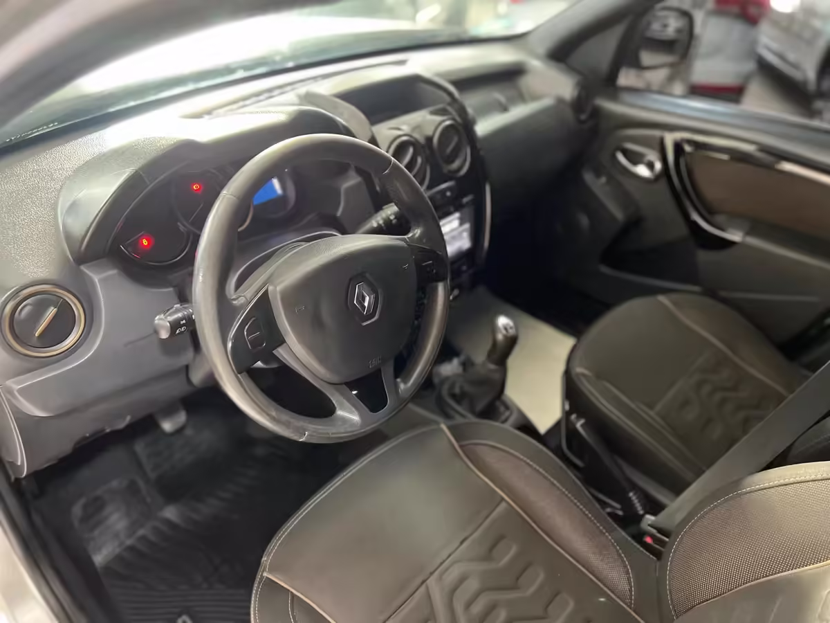 Renault Duster 1.6 Ph2 4×2 Privilege 110cv - imagen 14