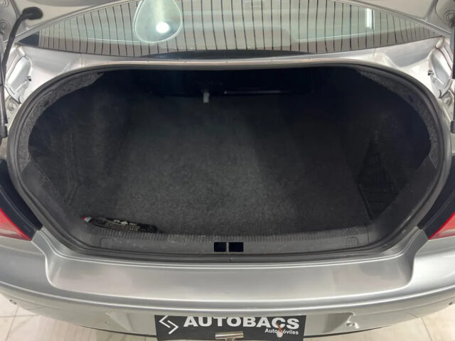 Volkswagen Bora 2.0 Trendline 115cv - miniatura 10