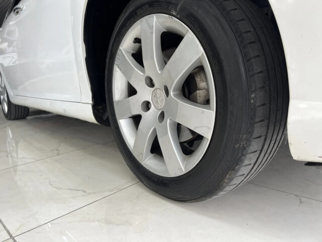 Peugeot 408 2.0 Allure 143cv - miniatura 16