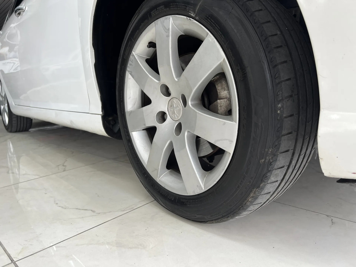 Peugeot 408 2.0 Allure 143cv - imagen 16